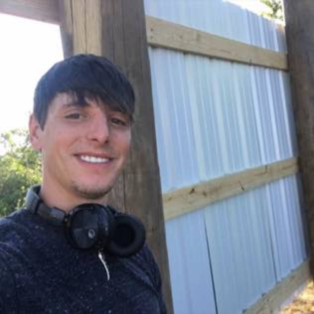 Meet your Posher, Dustin
